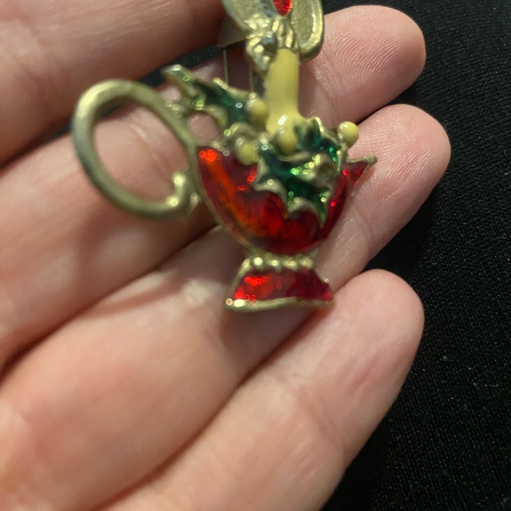 Festive Candle Brooch with Holly Design vintage - Picture 5 of 9